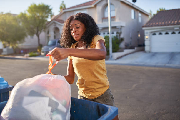 Best Garage Cleanout Services  in Lakeville, MN